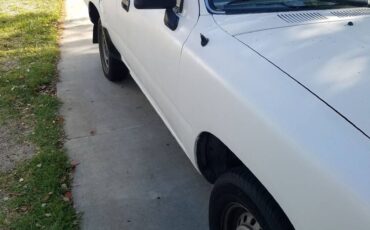 Toyota-pickup-1994-white