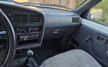 Toyota-pickup-1994-white-5