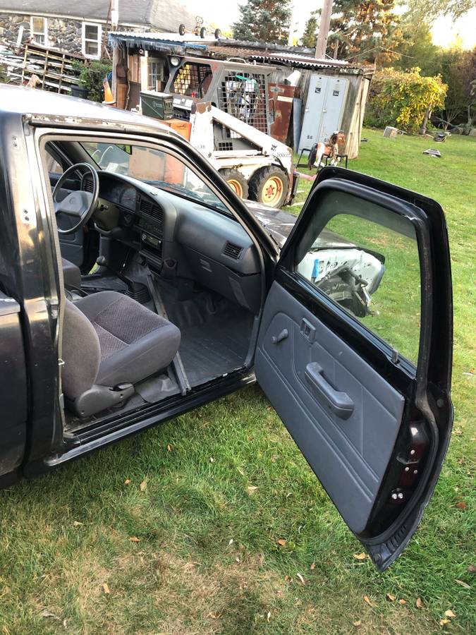 Toyota-pickup-1995-black-12