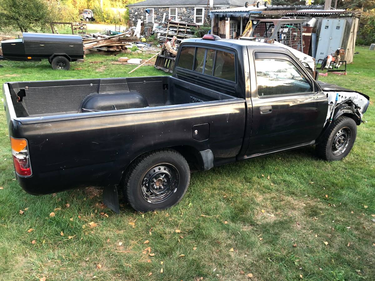 Toyota-pickup-1995-black-16
