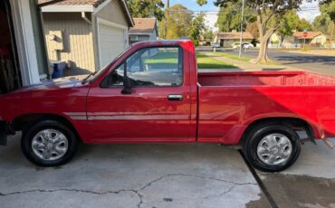 Toyota-pickup-1995-red-1