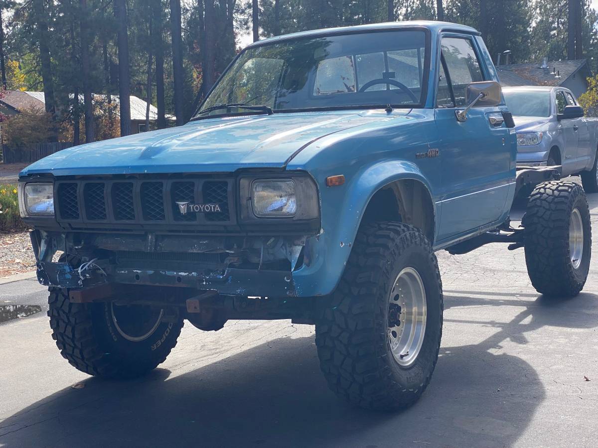 Toyota-pickup-4x4-1983-1