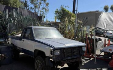 Toyota-pickup-4x4-1983-11