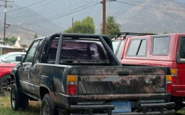 Toyota-pickup-4x4-1983-5