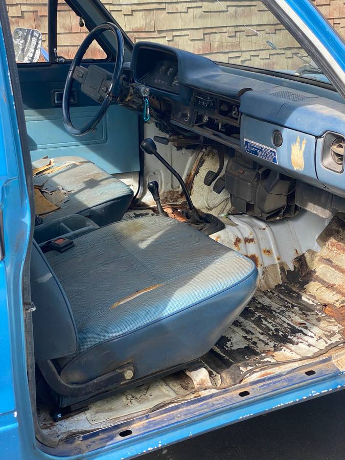 Toyota-pickup-4x4-1983-6