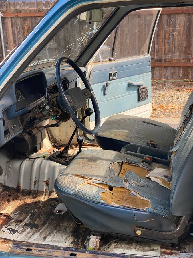 Toyota-pickup-4x4-1983-7