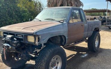 Toyota-pickup-4x4-1984-1