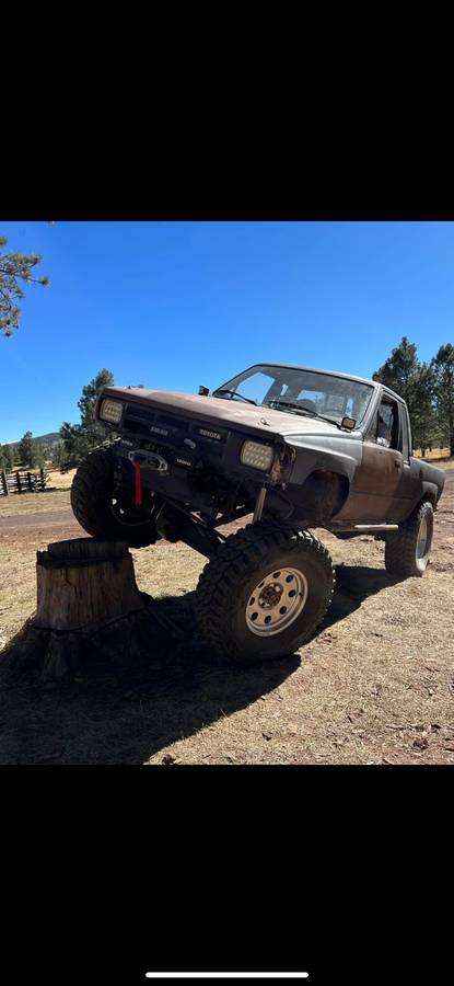 Toyota-pickup-4x4-1984-3