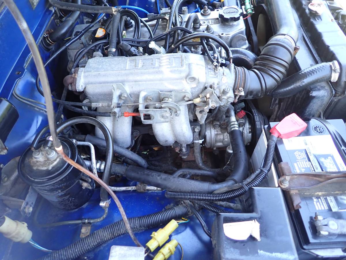 Toyota-pickup-4x4-1985-blue-10
