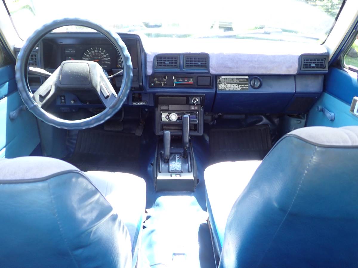 Toyota-pickup-4x4-1985-blue-7