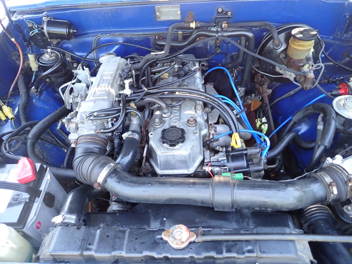 Toyota-pickup-4x4-1985-blue-9