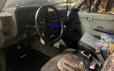 Toyota-pickup-4x4-1986-black-1