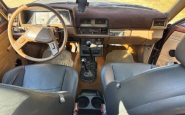 Toyota-pickup-4x4-1986-black-3
