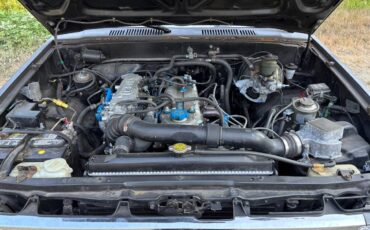 Toyota-pickup-4x4-1986-black-5