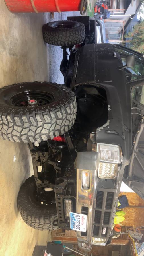 Toyota-pickup-4x4-1986-black-6