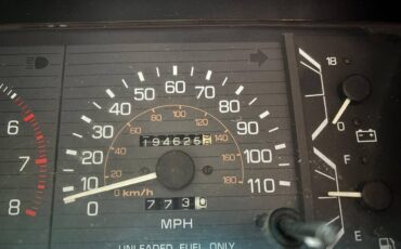 Toyota-pickup-4x4-1986-black-7