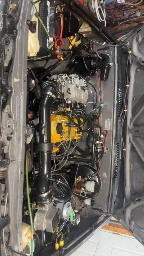 Toyota-pickup-4x4-1986-black-7