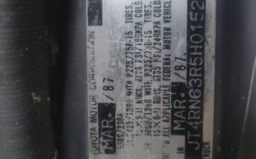 Toyota-pickup-4x4-1987-grey-3
