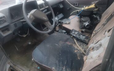 Toyota-pickup-4x4-1987-grey-4