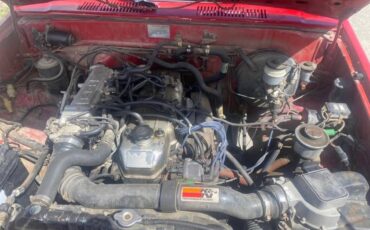 Toyota-pickup-4x4-1987-red-3
