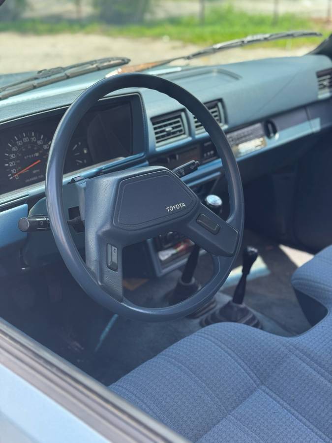 Toyota-pickup-4x4-1988-blue-11