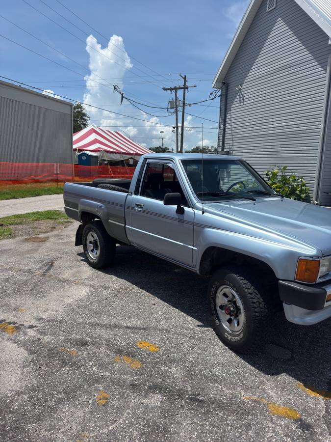Toyota-pickup-4x4-1988-blue-2