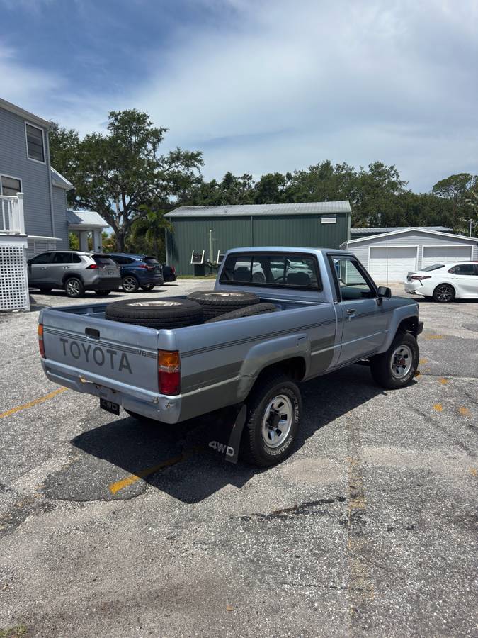 Toyota-pickup-4x4-1988-blue-3