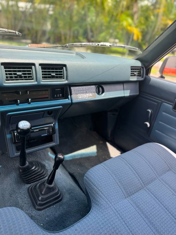 Toyota-pickup-4x4-1988-blue-6