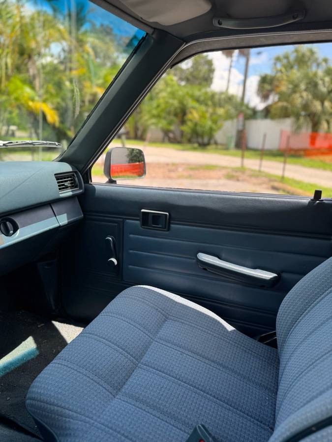 Toyota-pickup-4x4-1988-blue-7