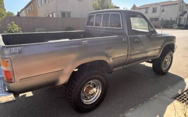Toyota-pickup-4x4-1989-3