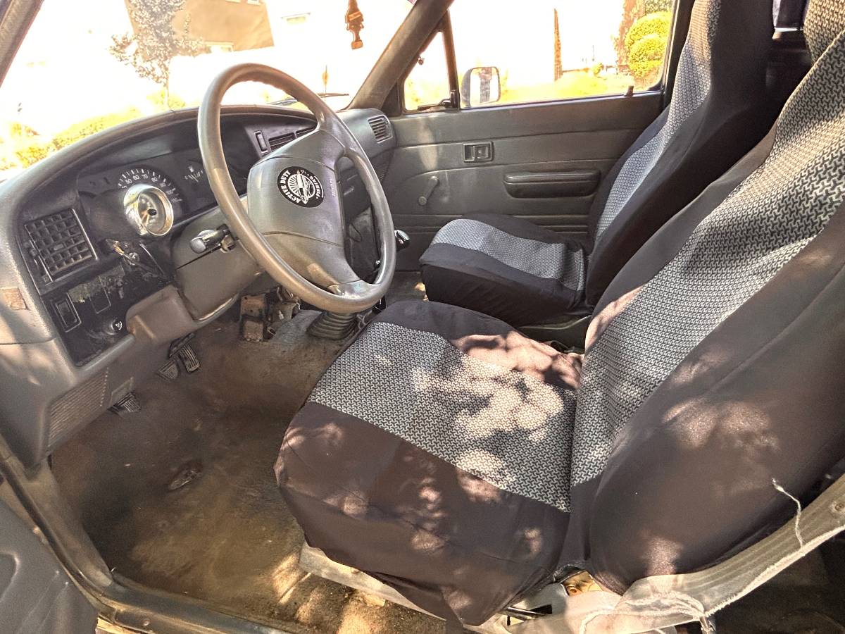 Toyota-pickup-4x4-1989-4