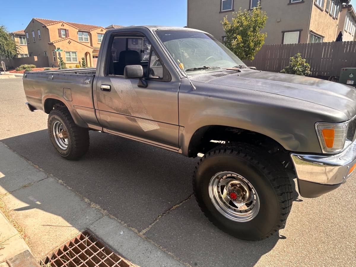 Toyota-pickup-4x4-1989-6