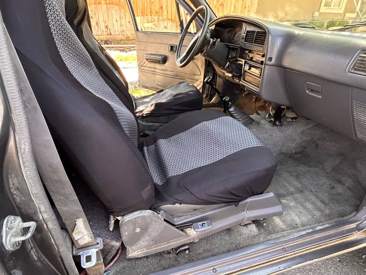 Toyota-pickup-4x4-1989-8