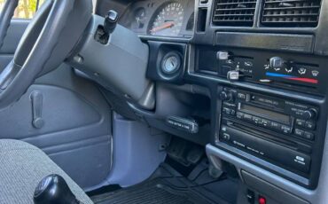 Toyota-pickup-4x4-1990-white-6