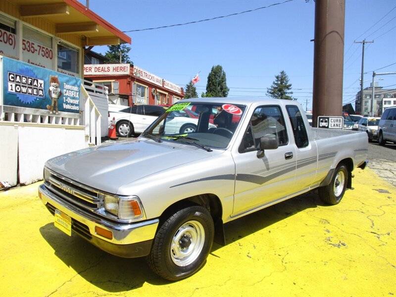Toyota-pickup-deluxe-1990-silver-47