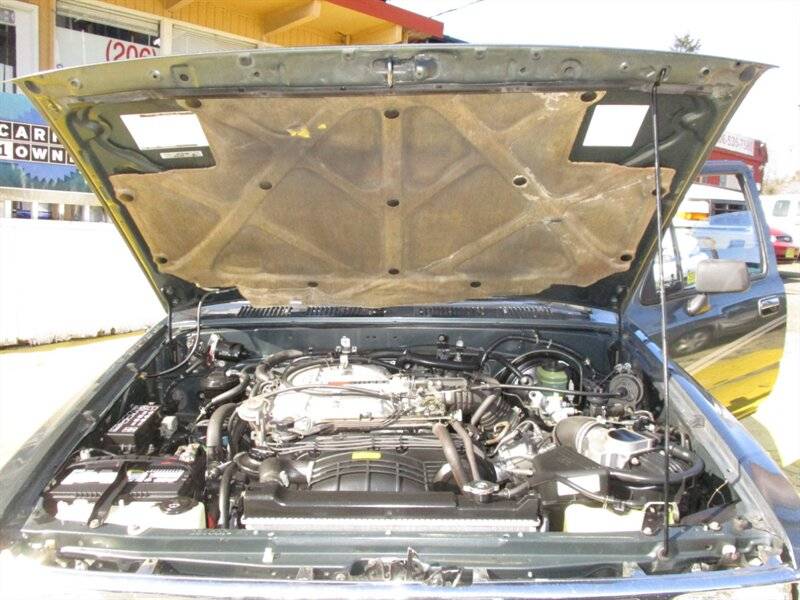Toyota-pickup-deluxe-1992-green-21