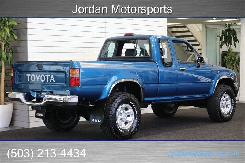 Toyota-pickup-dx-v6-1994-blue-433