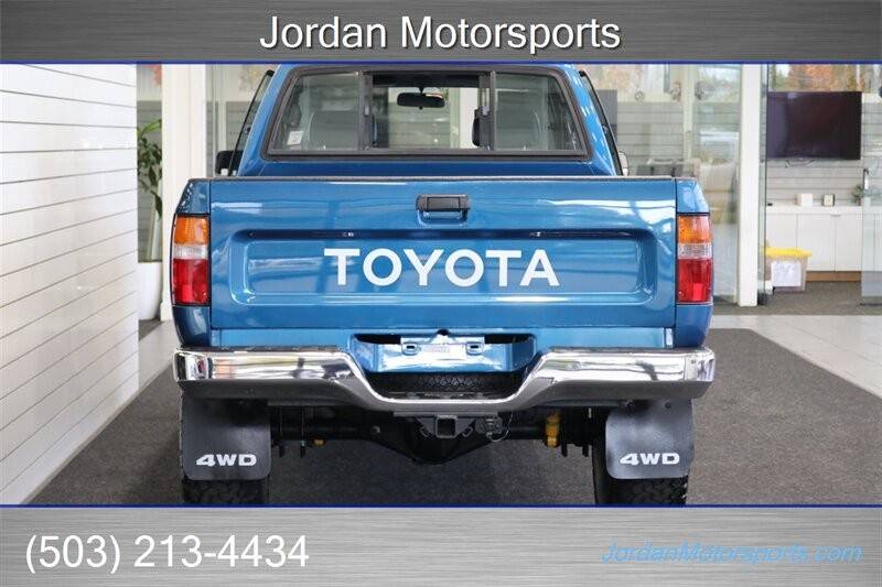 Toyota-pickup-dx-v6-1994-blue-765