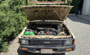 Toyota-pickup-truck-1985-yellow-2