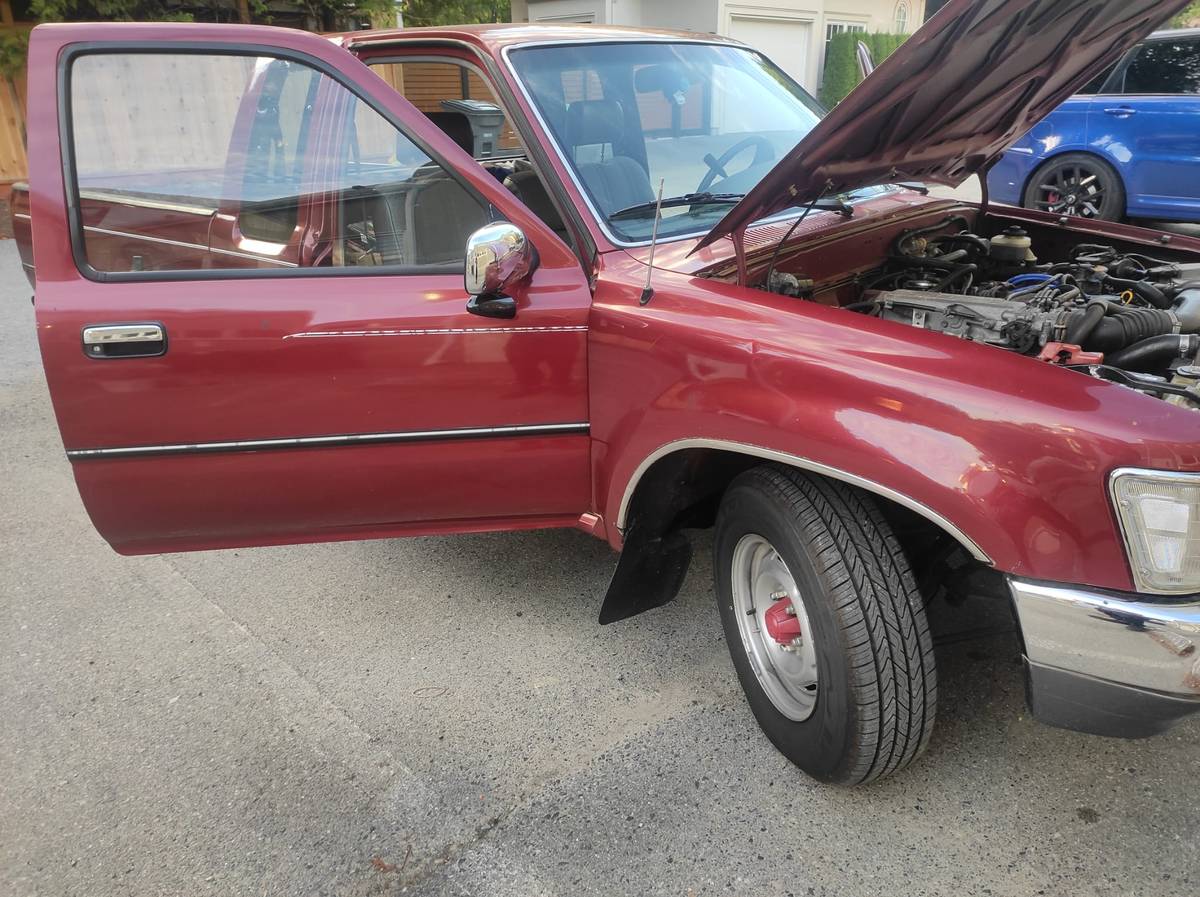 Toyota-pickup-truck-1989-red-10