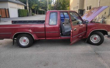 Toyota-pickup-truck-1989-red-11