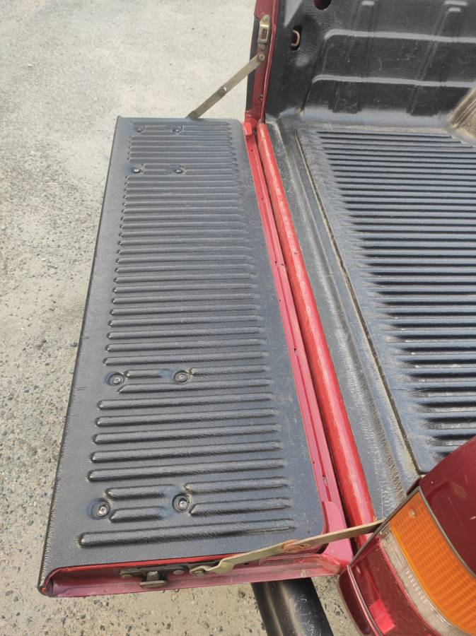 Toyota-pickup-truck-1989-red-16