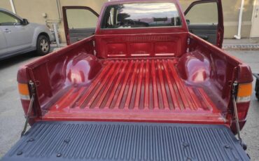 Toyota-pickup-truck-1989-red-17