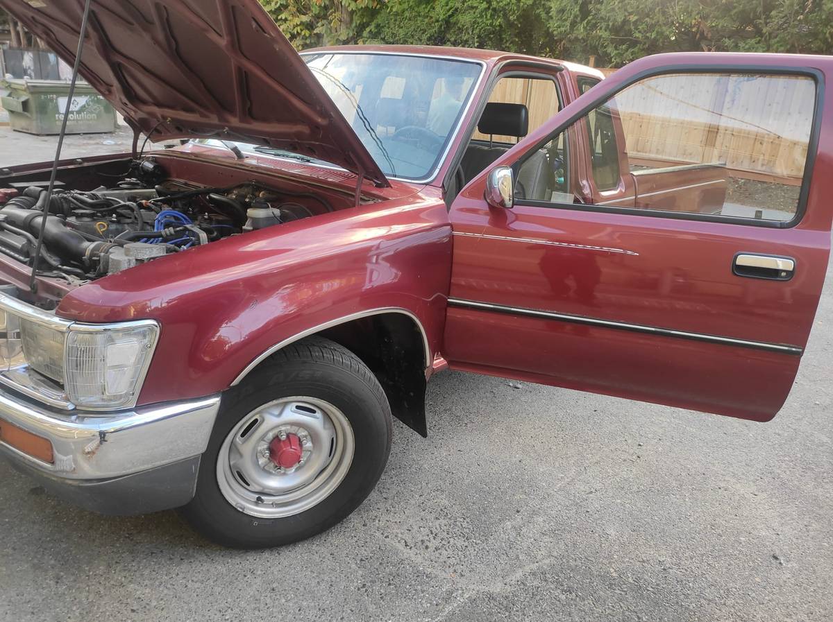 Toyota-pickup-truck-1989-red