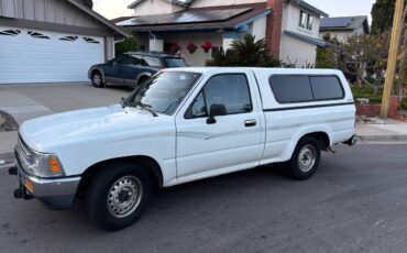 Toyota-pickup-truck-1991-white-2