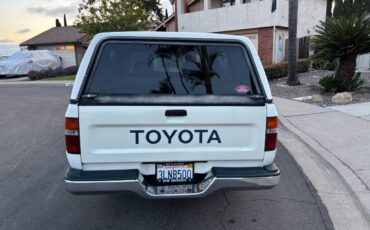 Toyota-pickup-truck-1991-white-3