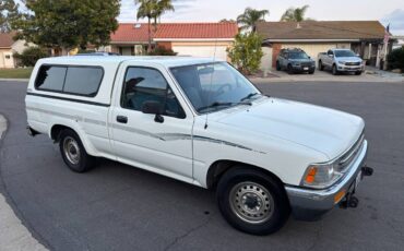 Toyota-pickup-truck-1991-white
