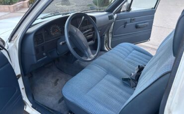 Toyota-pickup-truck-1991-white-6