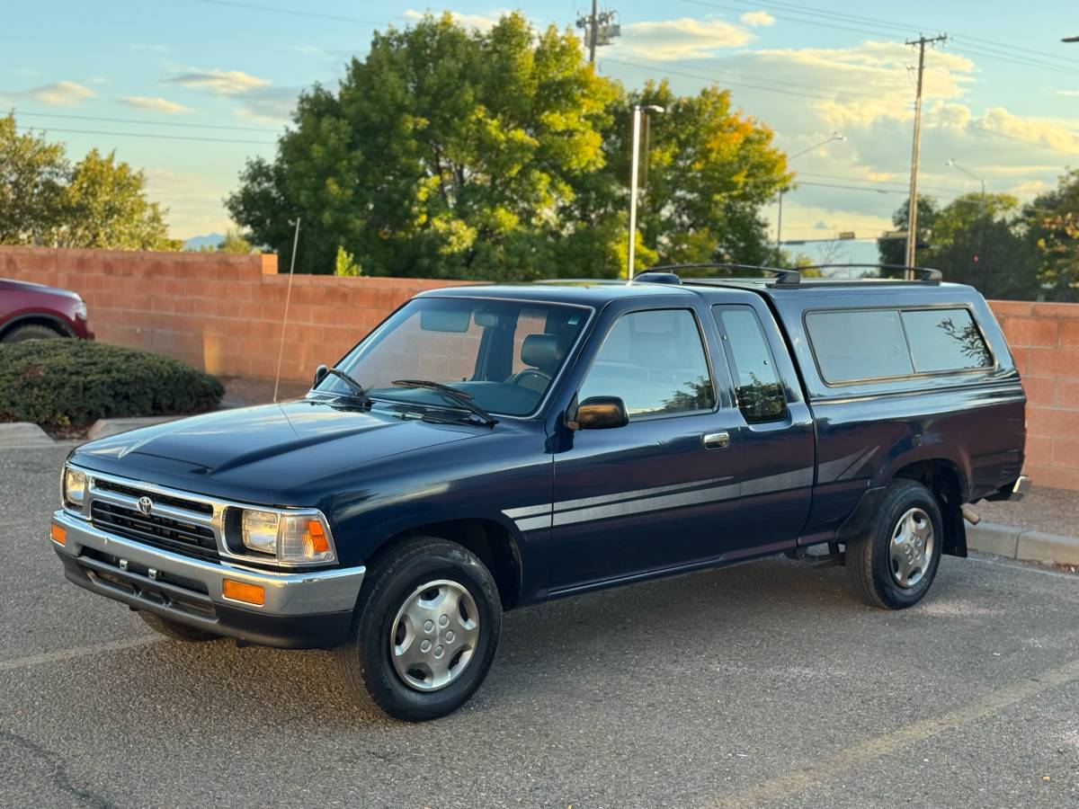 Toyota-pickup-truck-1994-blue-1