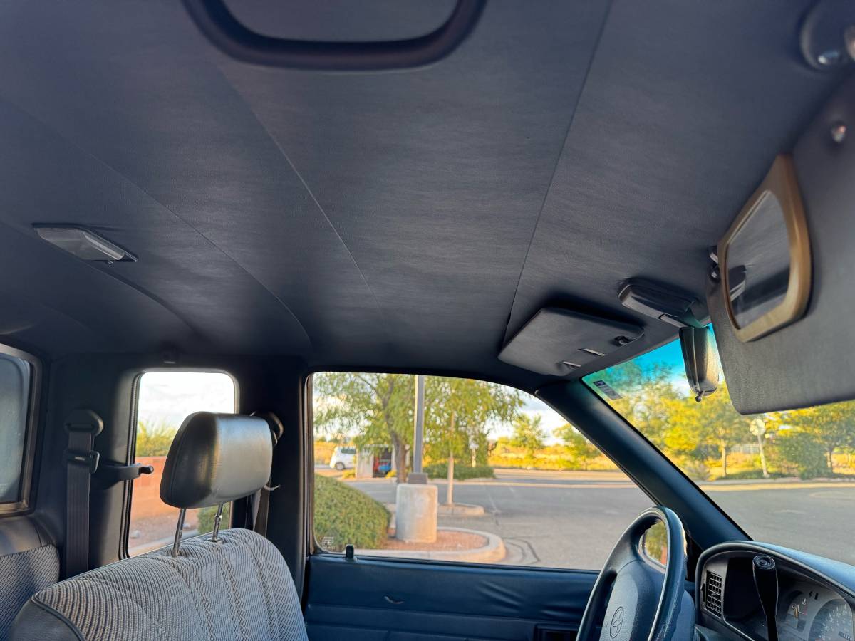 Toyota-pickup-truck-1994-blue-10